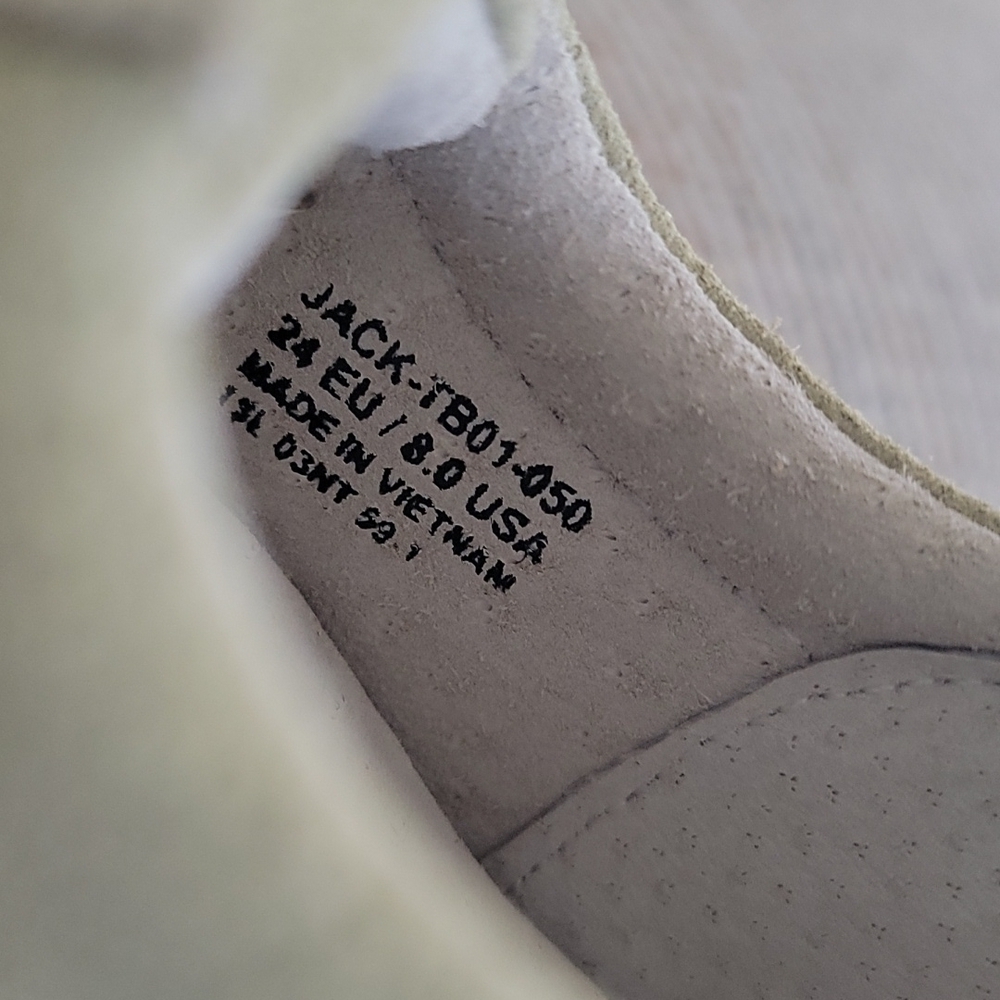 Nib Pipit Suede Shoes - Picture 9 of 11